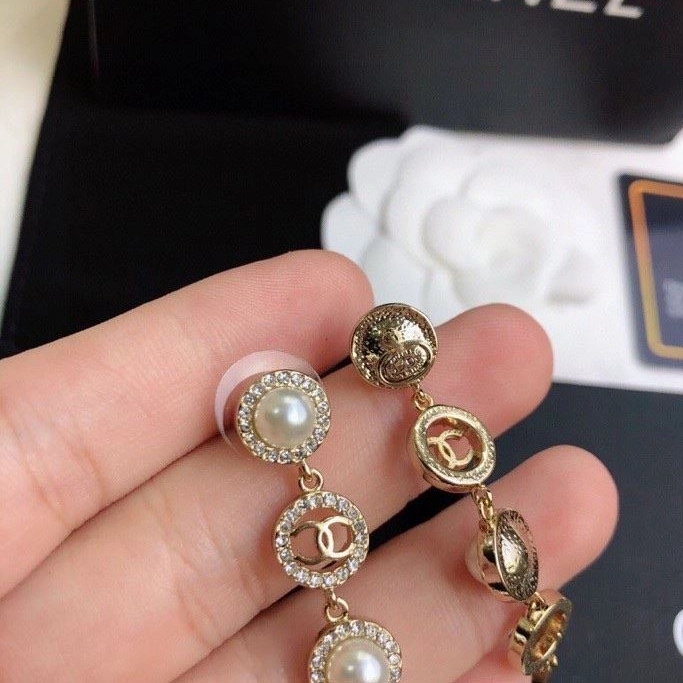 Breathable Chxnxl Earrings 287476