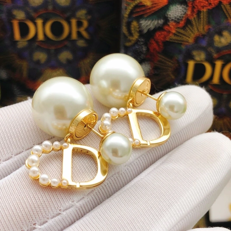 Classic Christian Dxxr Earrings 294529