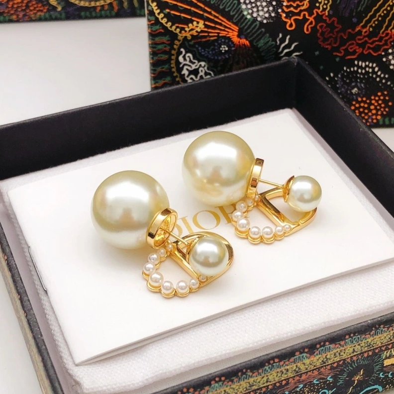 Classic Christian Dxxr Earrings 294529
