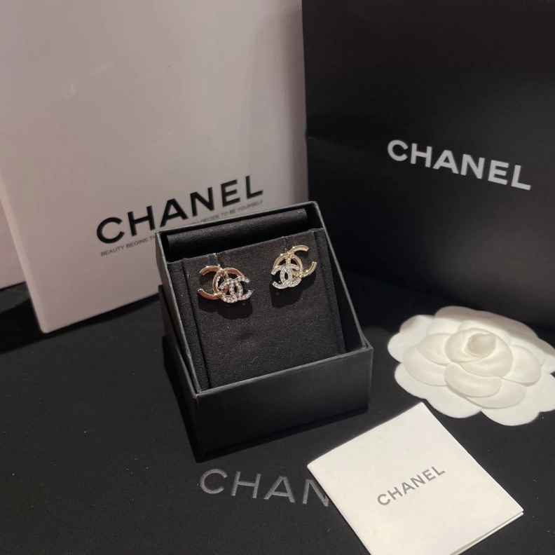 Trendy Chxnxl Earrings 287456