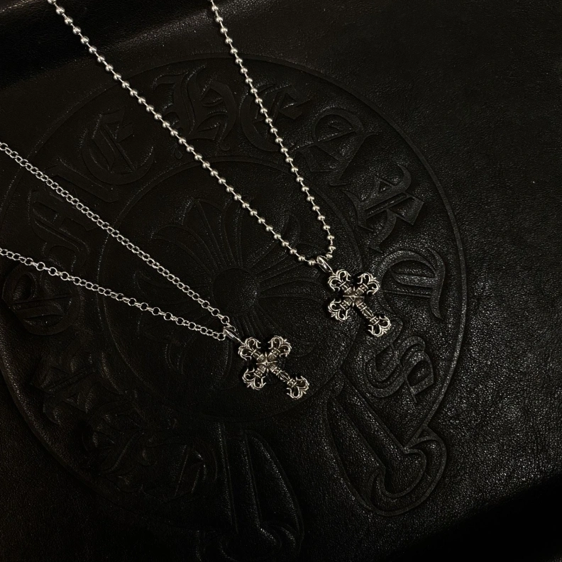 GoAnywhere Chrxmx Hxxrts Necklaces 297859