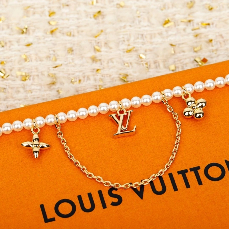 Sleek LX Necklaces 309327