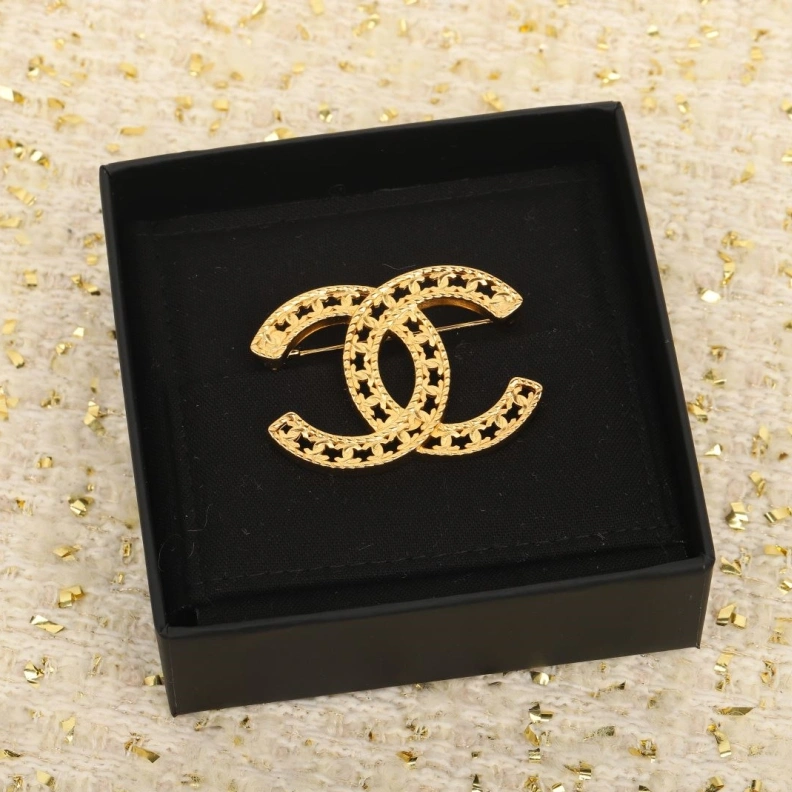 HighQuality Chxnxl Brooches 287823