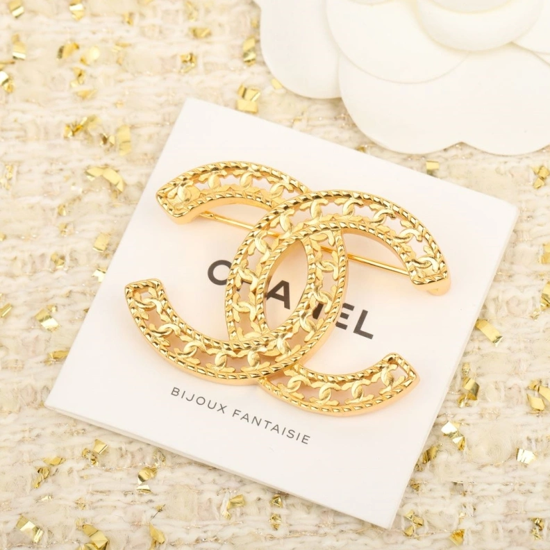 HighQuality Chxnxl Brooches 287823