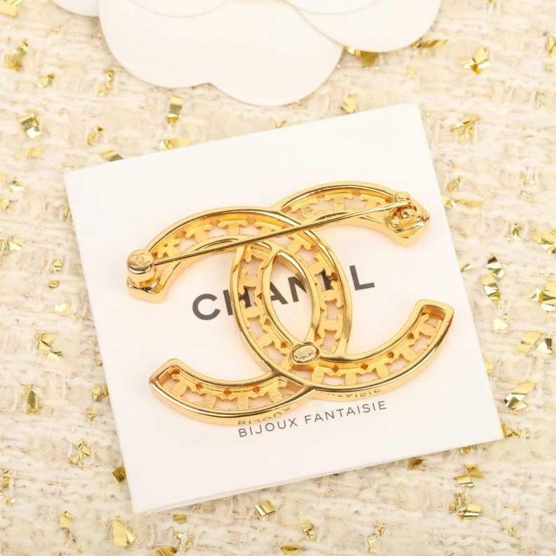 HighQuality Chxnxl Brooches 287823