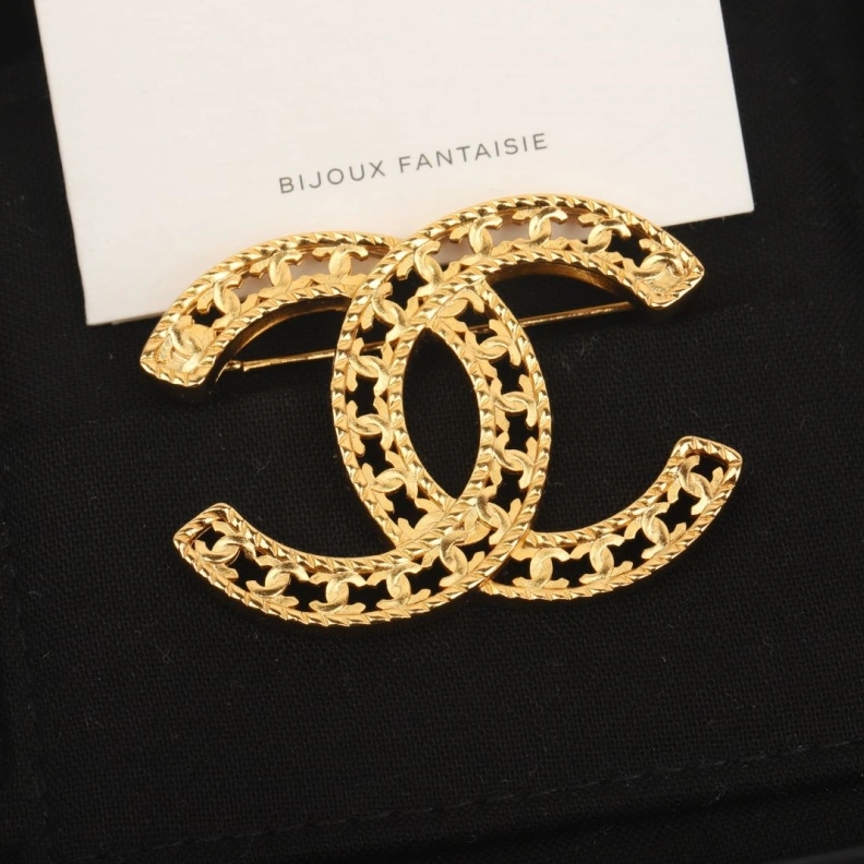 HighQuality Chxnxl Brooches 287823