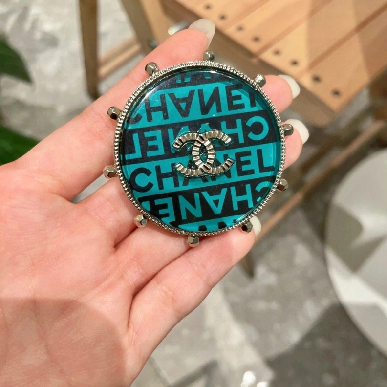 Versatile Chxnxl Brooches 287824