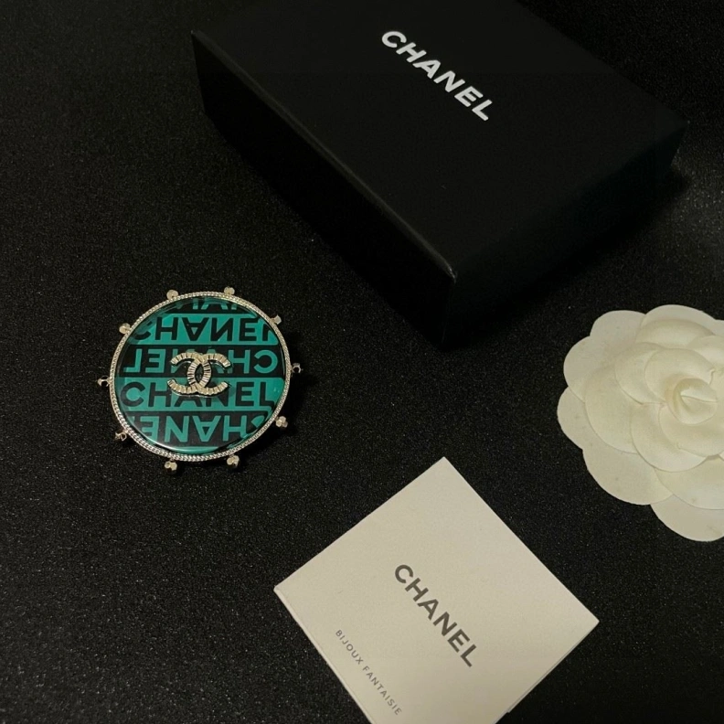 Versatile Chxnxl Brooches 287824