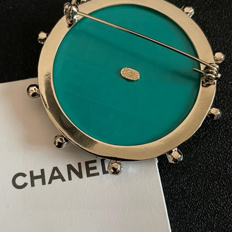 Versatile Chxnxl Brooches 287824