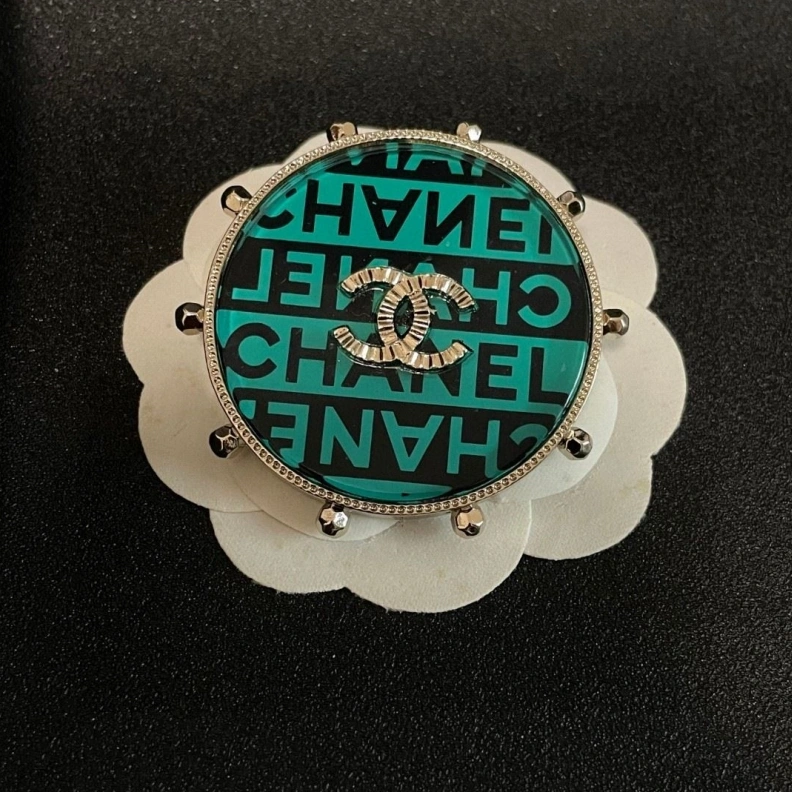 Versatile Chxnxl Brooches 287824