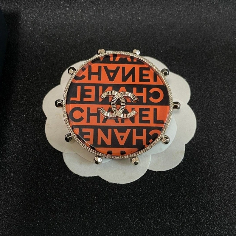 Trendsetting Chxnxl Brooches 287835