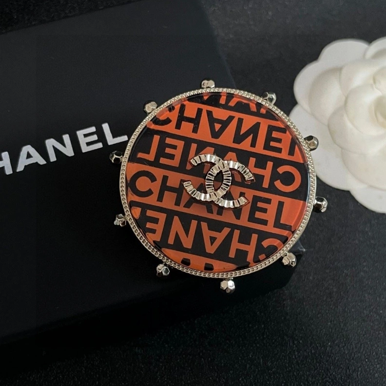 Trendsetting Chxnxl Brooches 287835