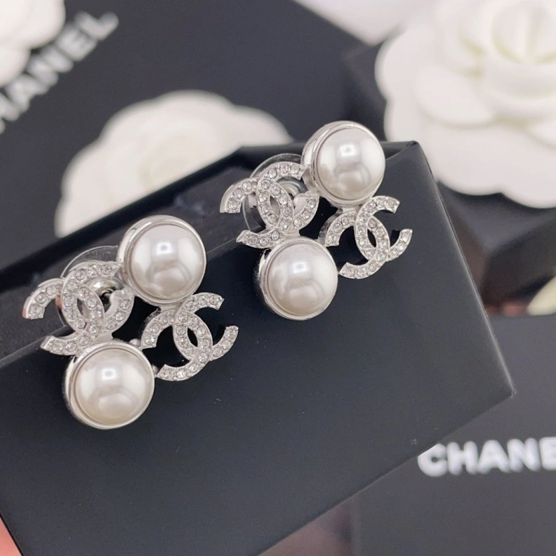 Durable Chxnxl Earrings 287410