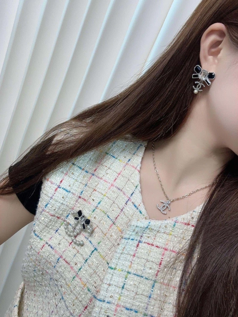 Popular Chxnxl Brooches 287817