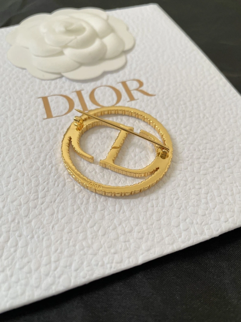 Christian Dxxr Brooches ModernLook 294590