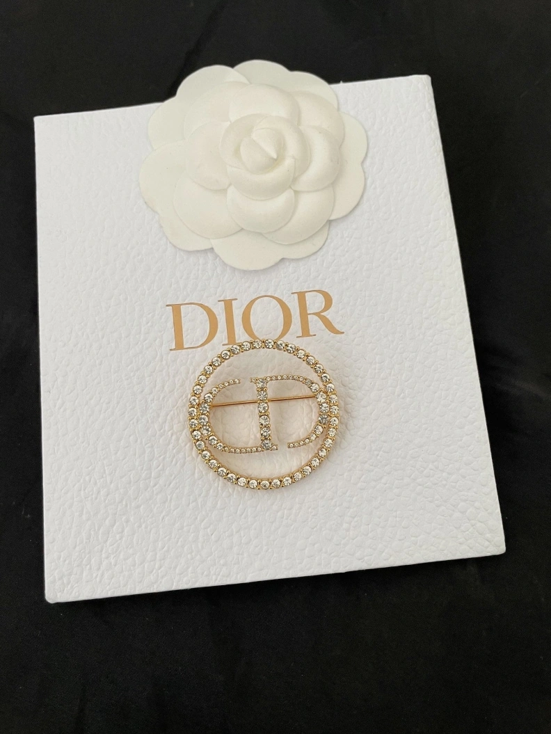 Christian Dxxr Brooches ModernLook 294590