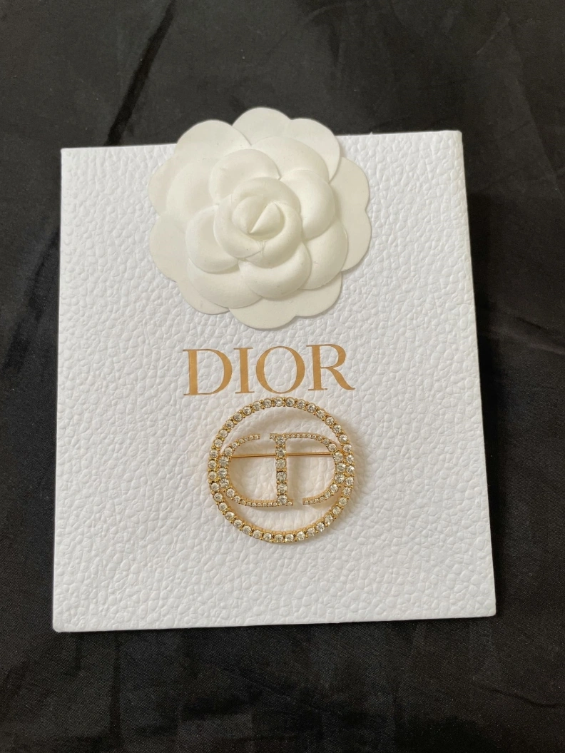 Christian Dxxr Brooches ModernLook 294590