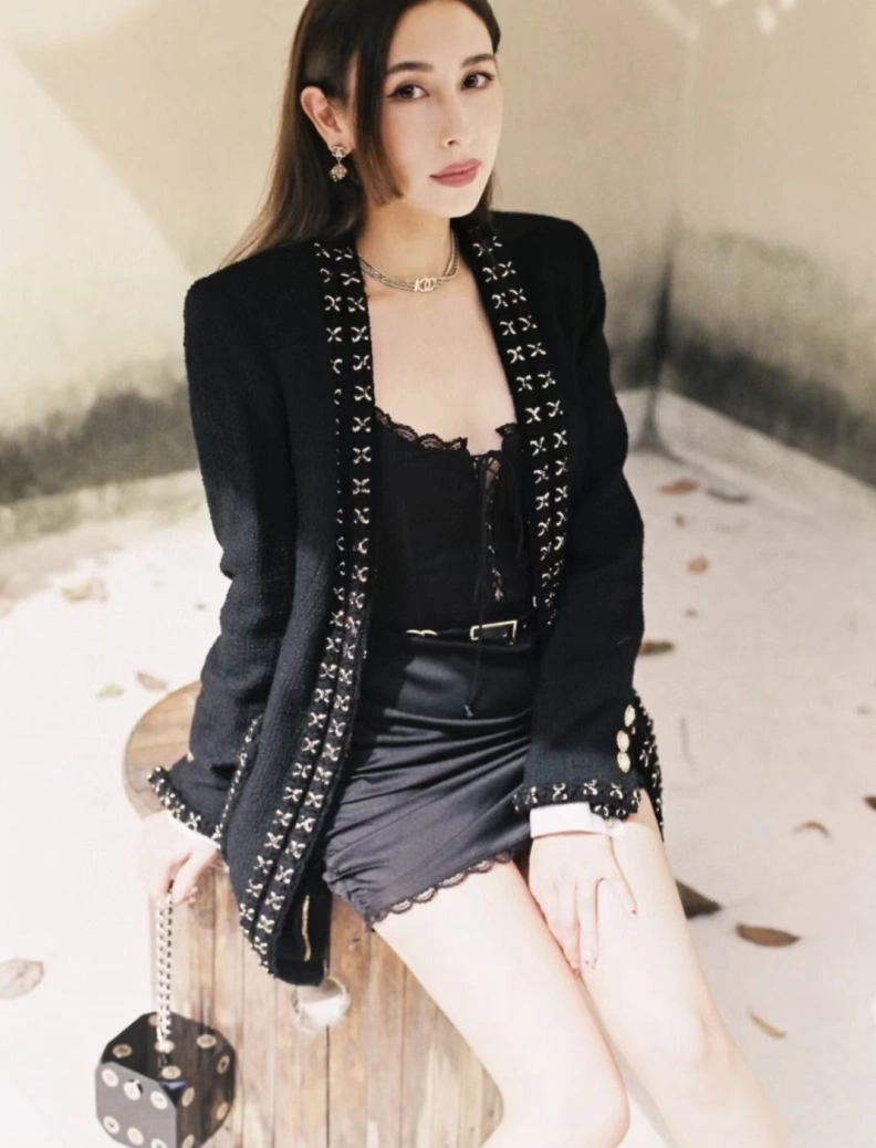 Flexible Chxnxl Earrings 287396