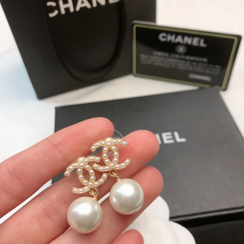 Sophisticated Chxnxl Earrings 287390