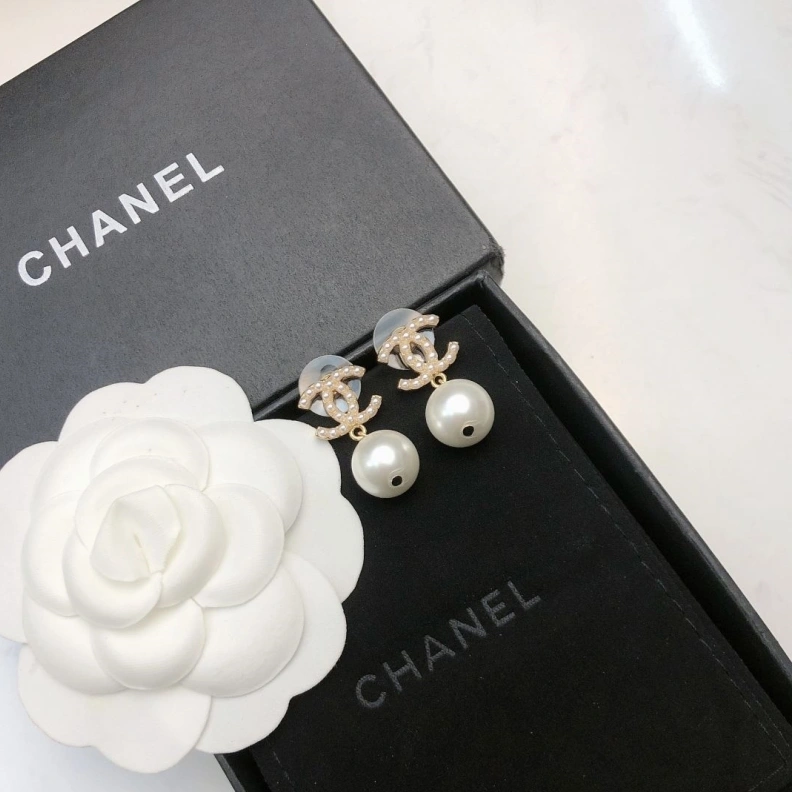 Sophisticated Chxnxl Earrings 287390