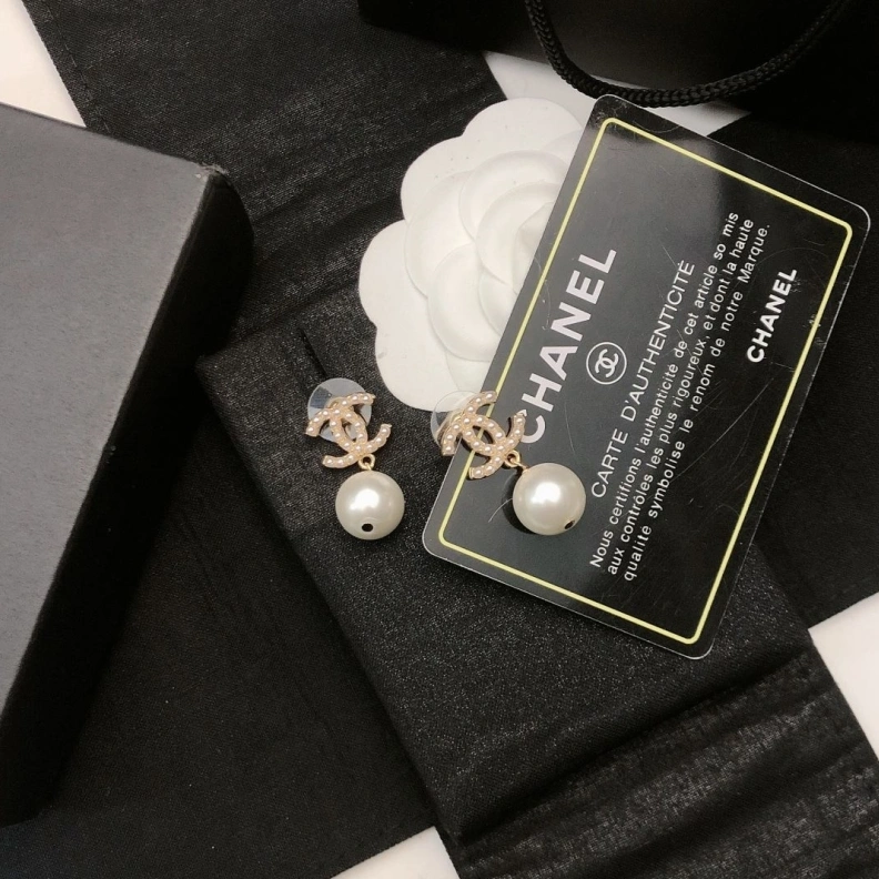 Sophisticated Chxnxl Earrings 287390