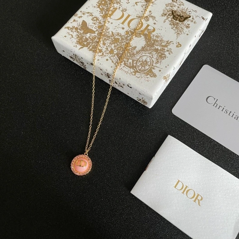 Compact Christian Dxxr Necklaces 294378