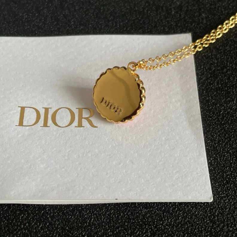Compact Christian Dxxr Necklaces 294378