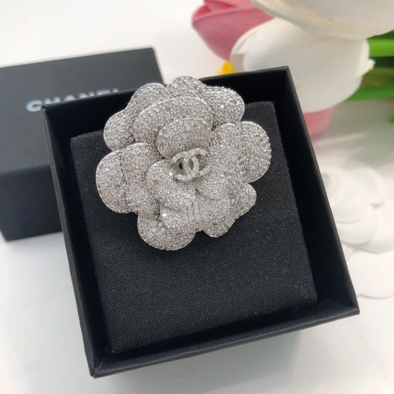 Flexible Chxnxl Brooches 287816
