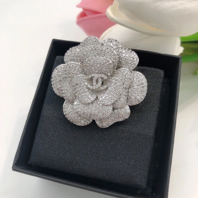 Flexible Chxnxl Brooches 287816