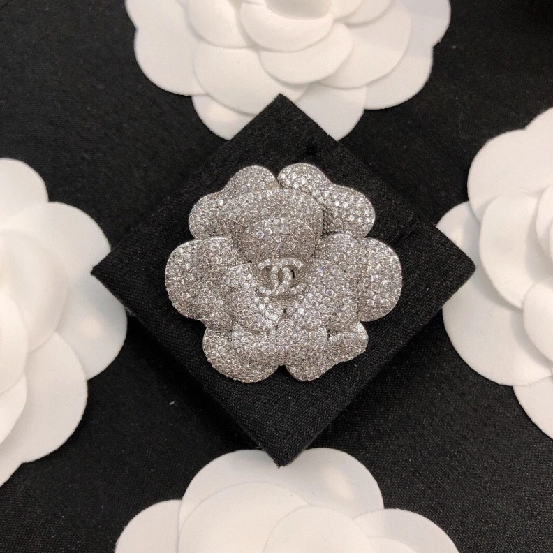 Flexible Chxnxl Brooches 287816