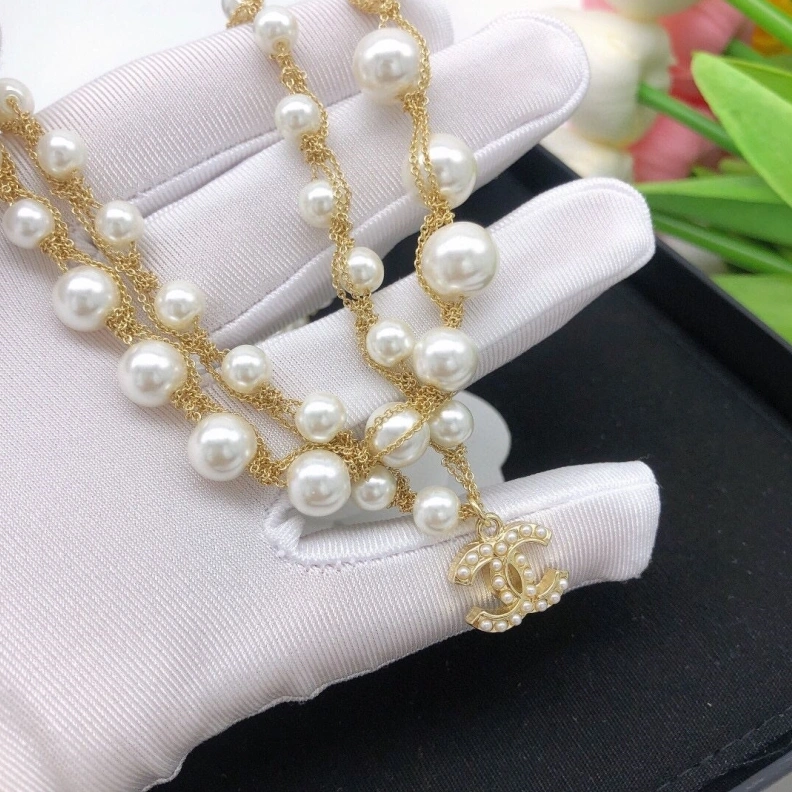Compact Chxnxl Necklaces 286752