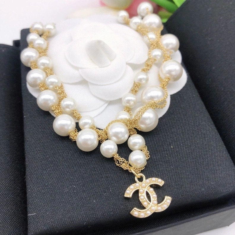 Compact Chxnxl Necklaces 286752
