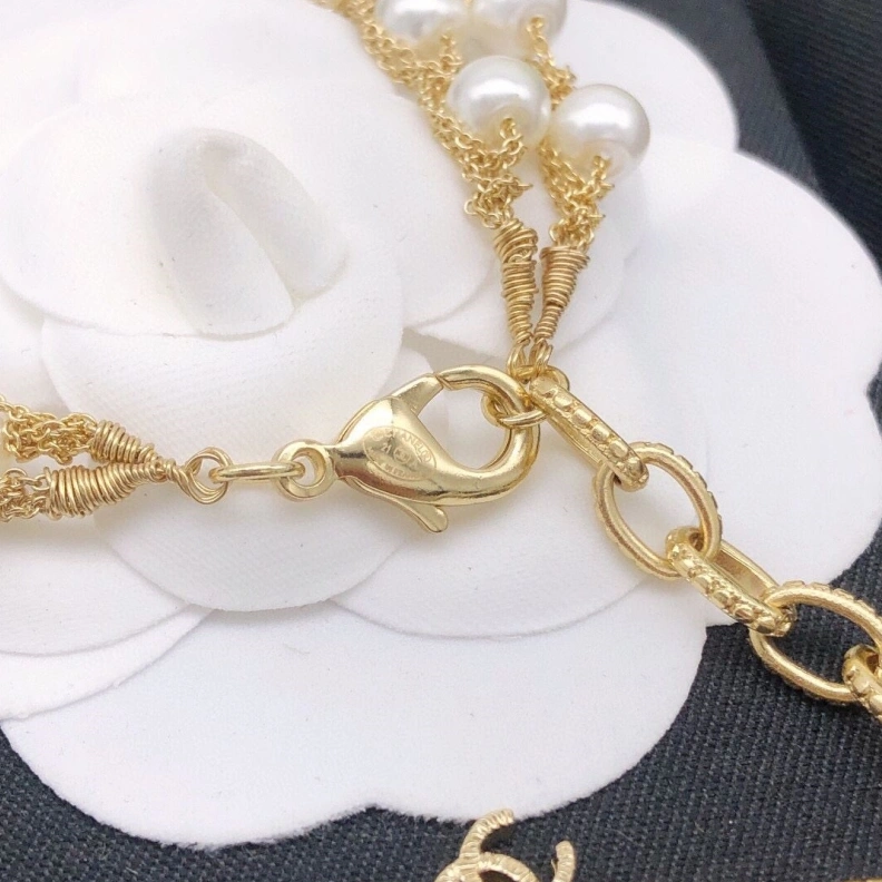 Compact Chxnxl Necklaces 286752