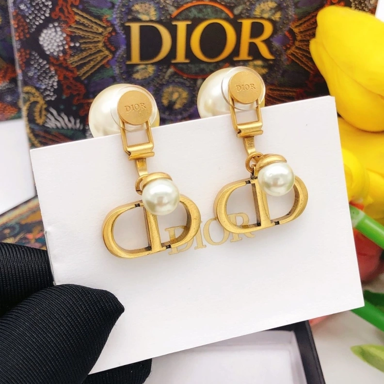 HighQuality Christian Dxxr Earrings 294521