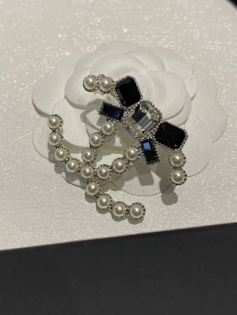 SportInspired Chxnxl Brooches 287815