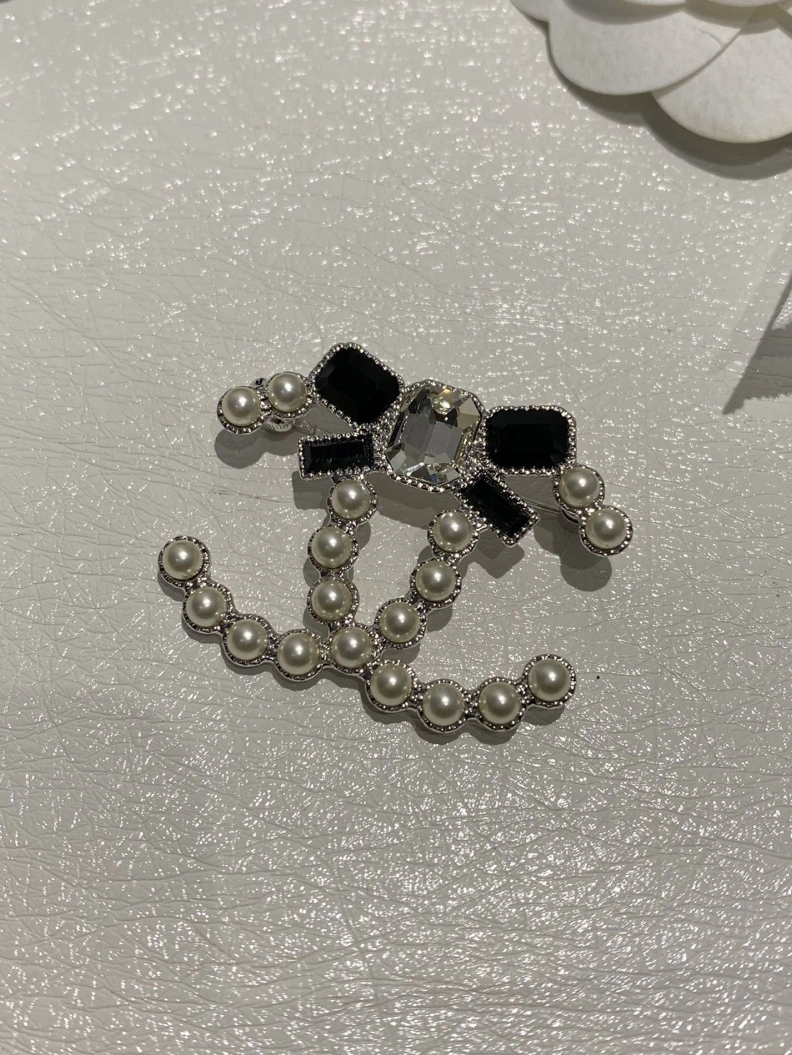 SportInspired Chxnxl Brooches 287815