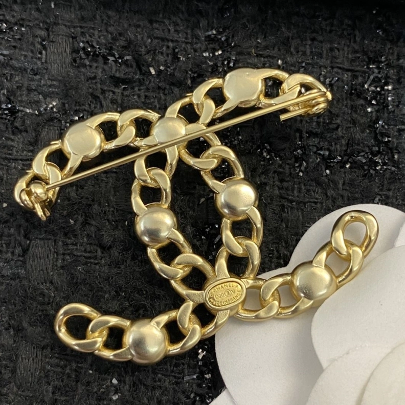 Lightweight Chxnxl Brooches 287807