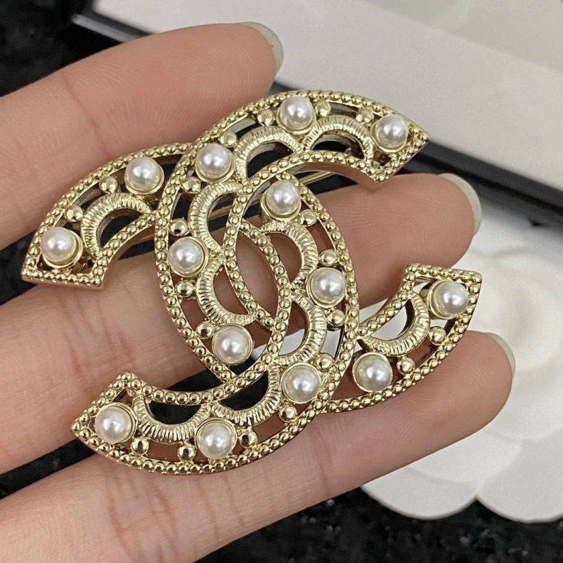 Sleek Chxnxl Brooches 287805