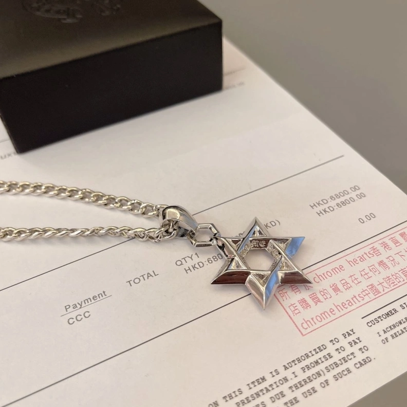Stylish Chrxmx Hxxrts Necklaces 297839