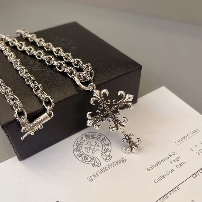 GoodFit Chrxmx Hxxrts Necklaces 297835