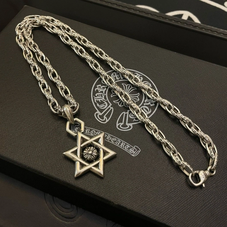Lightweight Chrxmx Hxxrts Necklaces 297798