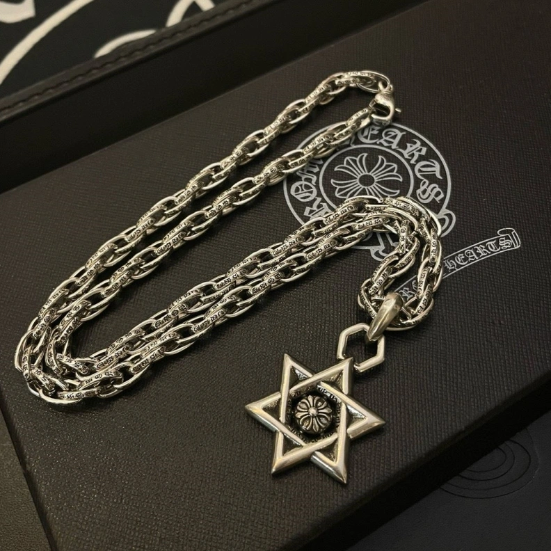 Lightweight Chrxmx Hxxrts Necklaces 297798