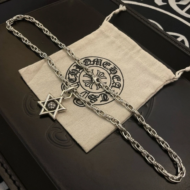 Lightweight Chrxmx Hxxrts Necklaces 297798