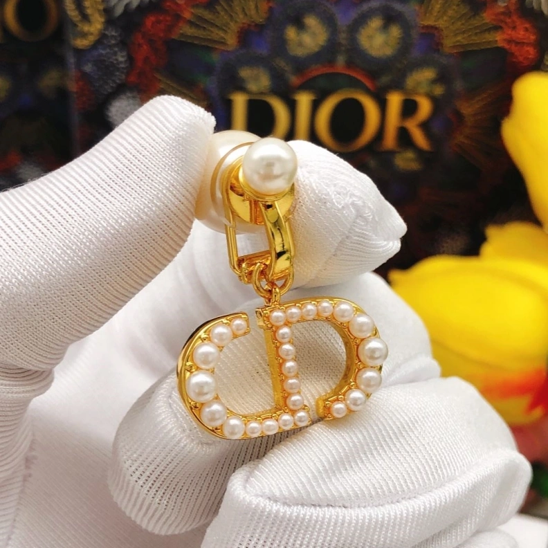 Sophisticated Christian Dxxr Earrings 294517