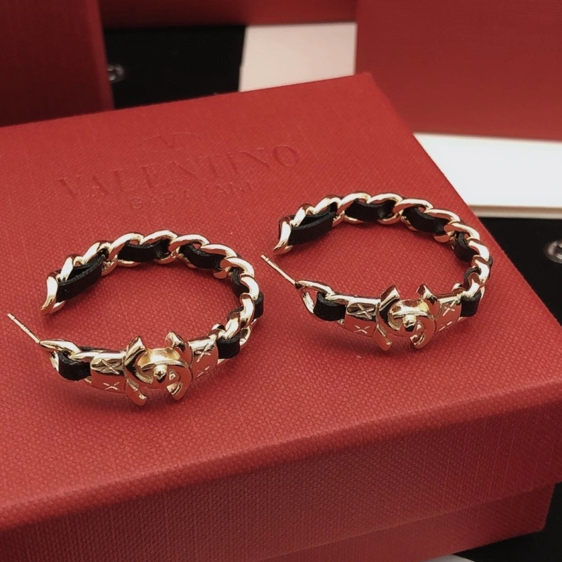 Fashionable Chxnxl Earrings 287335