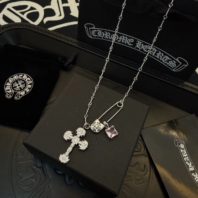 Chrxmx Hxxrts Necklaces Minimalist 297793