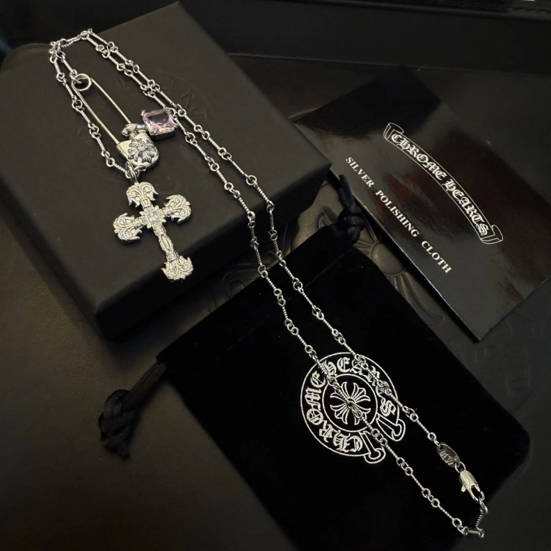 Chrxmx Hxxrts Necklaces Minimalist 297793