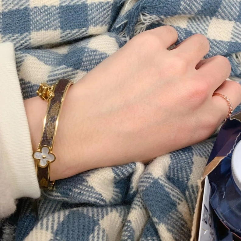 Vibrant LX Bracelets 309542