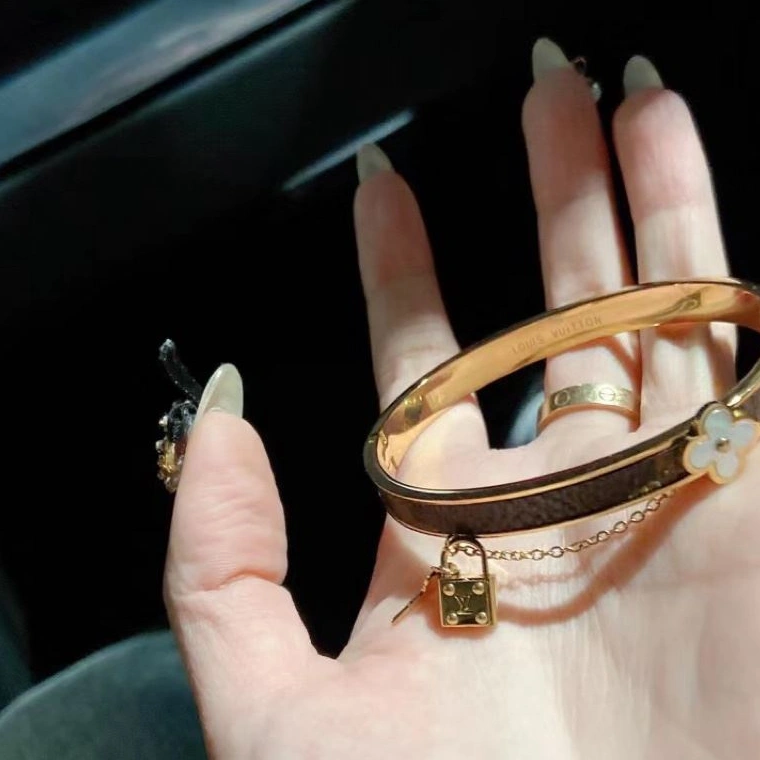 Vibrant LX Bracelets 309542