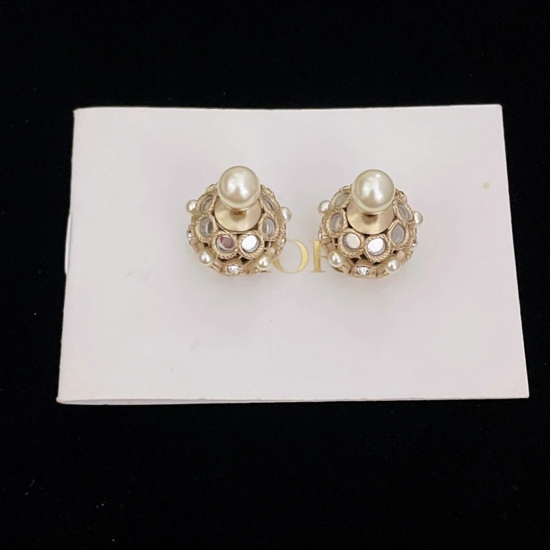 Christian Dxxr Earrings Lightweight 294499